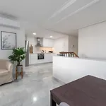 Senorio De Aloha 2 Bedroom Within Walking Distance To Puerto Banus Marbella