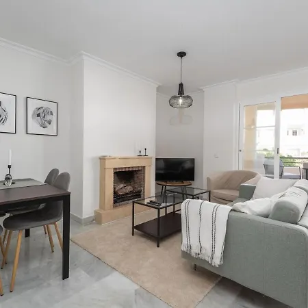 Senorio De Aloha 2 Bedroom Within Walking Distance To Puerto Banus アパート *
