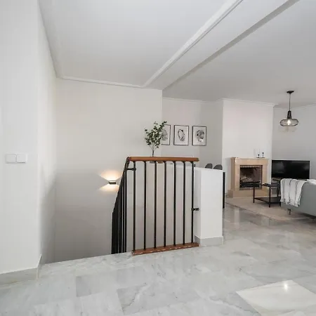 Senorio De Aloha 2 Bedroom Within Walking Distance To Puerto Banus