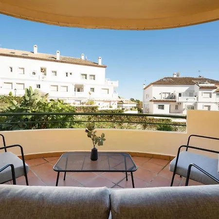 Апартаменты Senorio De Aloha 2 Bedroom Within Walking Distance To Puerto Banus Марбелья