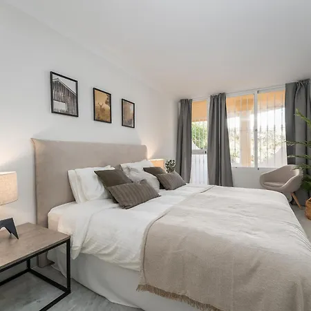 Senorio De Aloha 2 Bedroom Within Walking Distance To Puerto Banus *