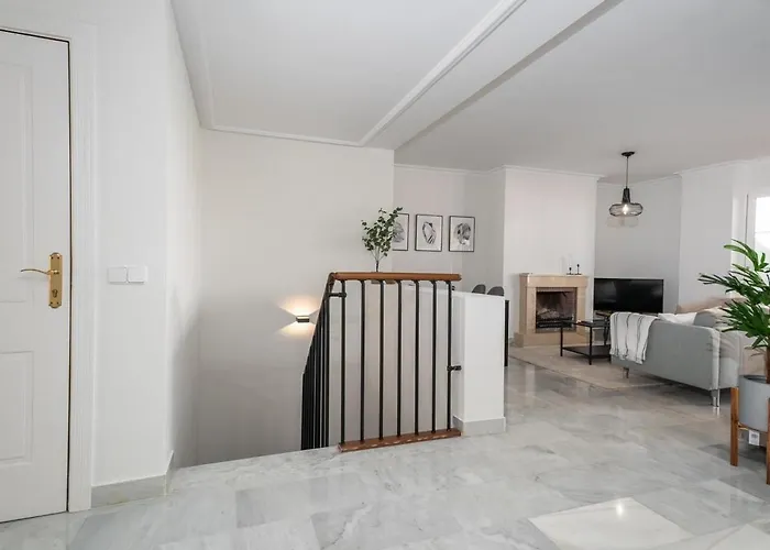 Senorio De Aloha 2 Bedroom Within Walking Distance To Puerto Banus