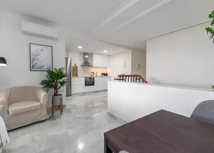 Senorio De Aloha 2 Bedroom Within Walking Distance To Puerto Banus 马尔韦利亚