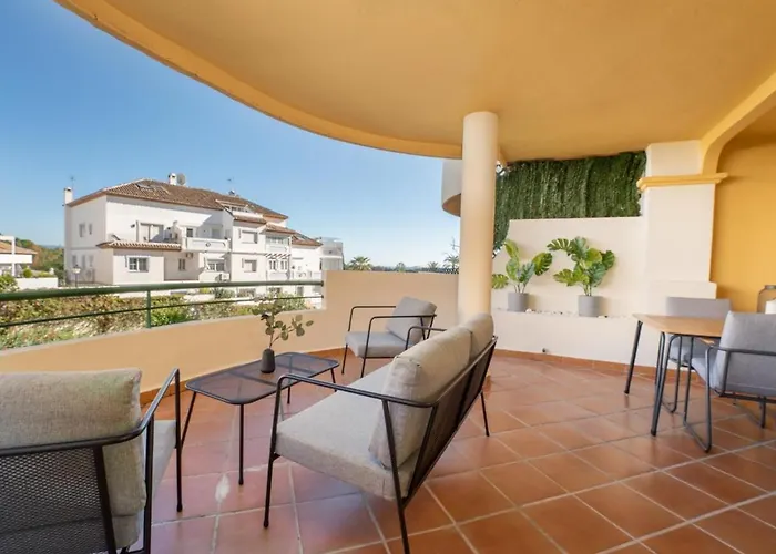Senorio De Aloha 2 Bedroom Within Walking Distance To Puerto Banus 公寓 *