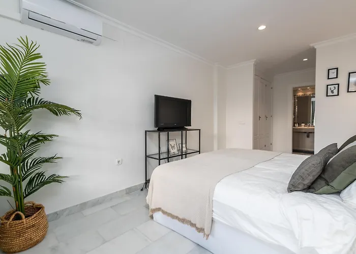 Apartament Senorio De Aloha 2 Bedroom Within Walking Distance To Puerto Banus *