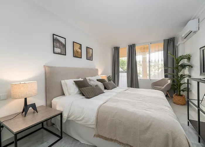 Senorio De Aloha 2 Bedroom Within Walking Distance To Puerto Banus *