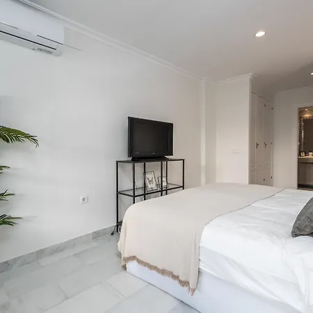Daire Senorio De Aloha 2 Bedroom Within Walking Distance To Puerto Banus *