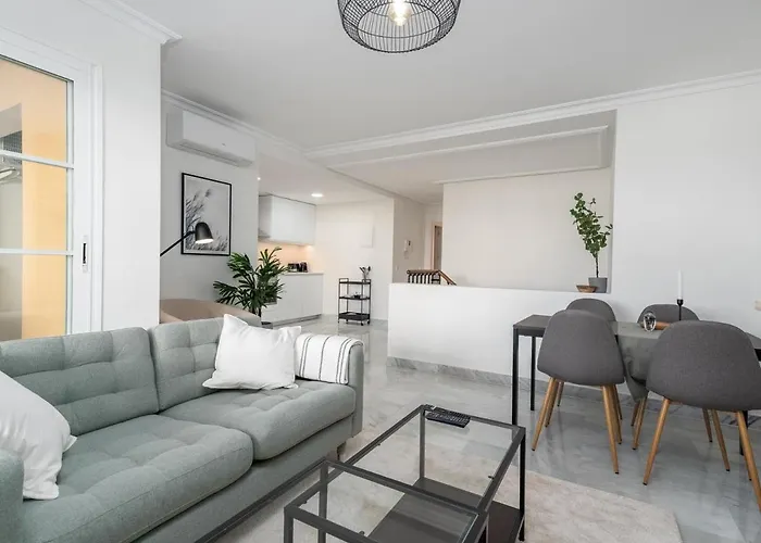 Senorio De Aloha 2 Bedroom Within Walking Distance To Puerto Banus Daire *