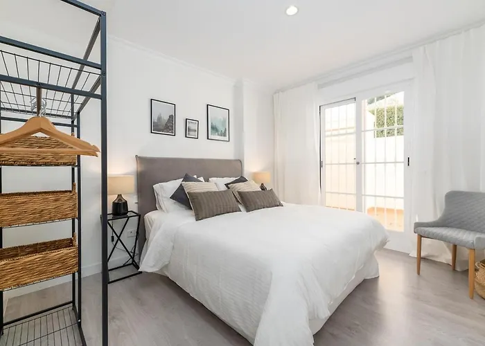 Senorio De Aloha 2 Bedroom Within Walking Distance To Puerto Banus Daire *