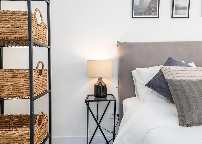 Senorio De Aloha 2 Bedroom Within Walking Distance To Puerto Banus Apartment